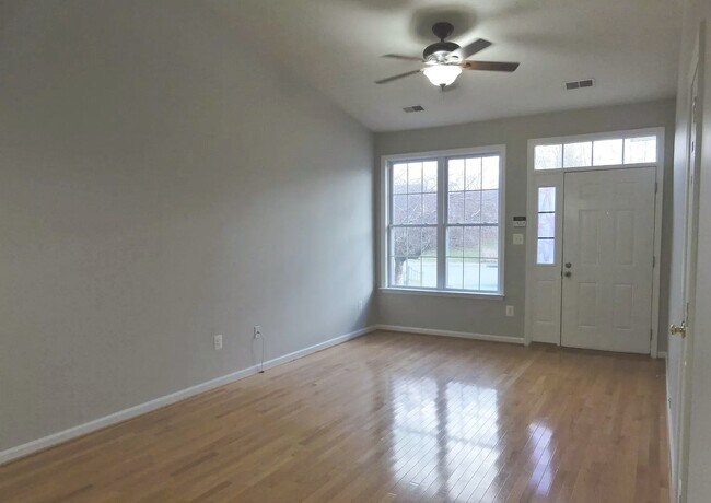 334 Lora Dr unit 334 Lora Drive, Woodstock, VA 22664 - photo 6