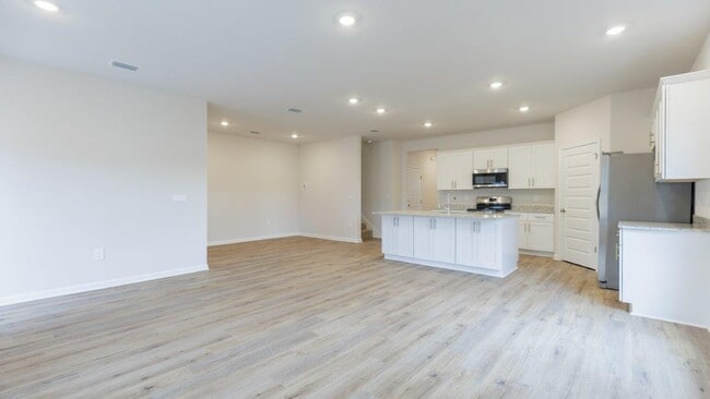 6672 Brookridge Dr, Hahira, GA 31632 - photo 5