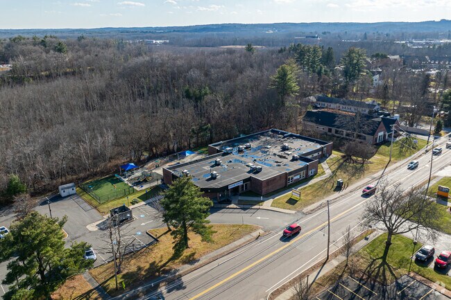 Westboro Knowledge Beginnings provides private education in the neighborhood of Westborough