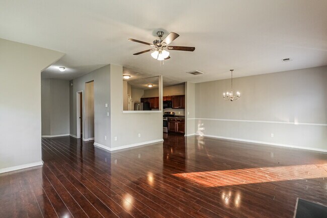 1605 Tigris Ct, Atlanta, GA 30349 - photo 4