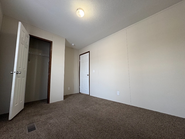 377 Hunters Rill, Oxford, MI 48371 - photo 5