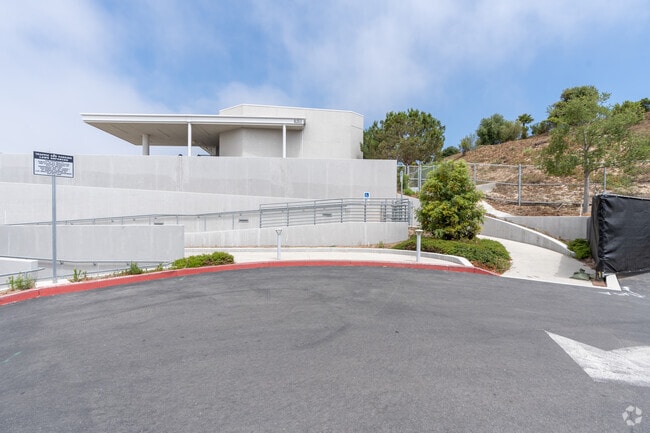 Malibu Middle School has a 16:1 student-teacher ratio.