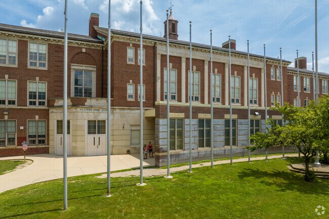 Western International High School welcomes Boynton students.