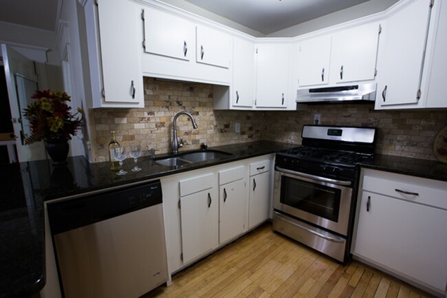 Gresley Residence, Manchester, NH 03104 - photo 6