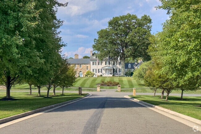 The Evergreen Inn at Evergreen Country Club in Hickory Grove dates back to the early 1800s.