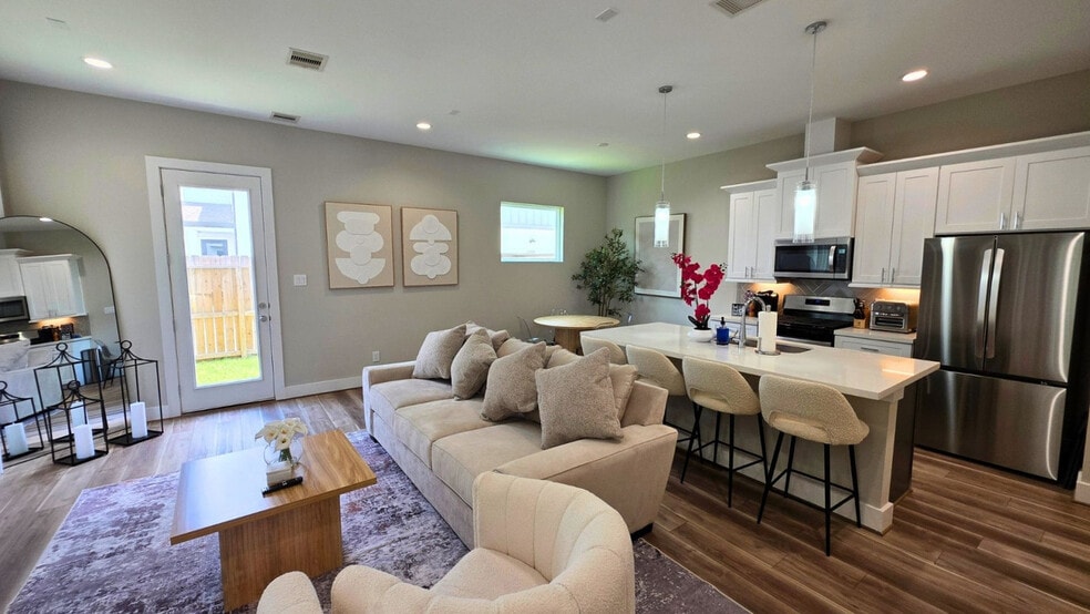 8326 Curry Rd unit ID1227052P, Houston, TX 77093 - photo 1