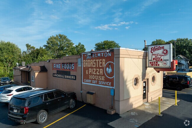 The Elmton near Buckeye Plat has been serving chicken and pizza for over seventy five years.