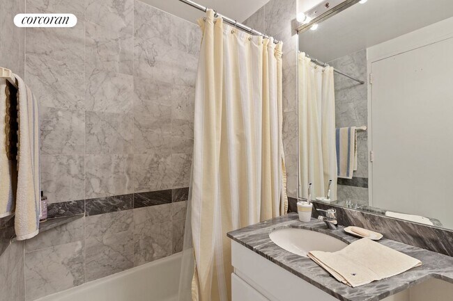 232-236 E 47th St, New York, NY 10017 - photo 4