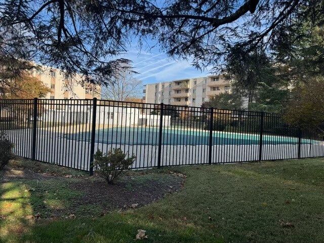 Lakeside Terrace unit A125, Bethesda, MD 20817 - photo 5