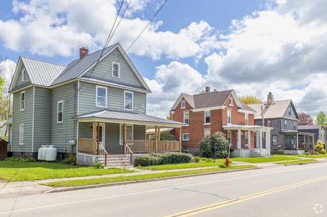 There are many larger colonials in downtown Villenova.