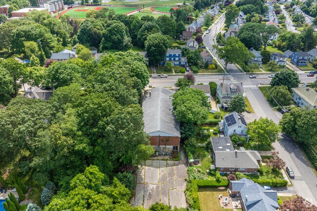 Torah Tots Early Childhood Center is just a few minutes from the New London town center.