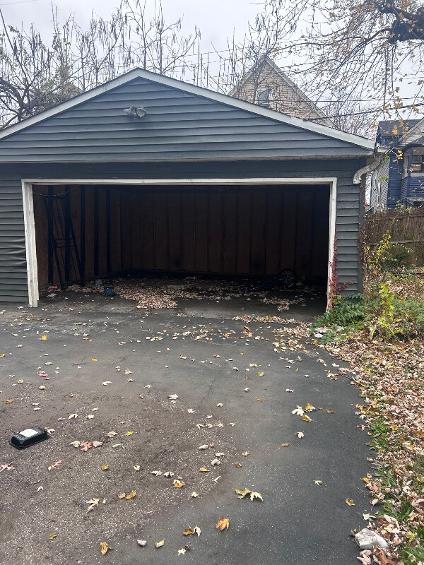 14008 Savannah Ave unit 2, Cleveland, OH 44112 - photo 2