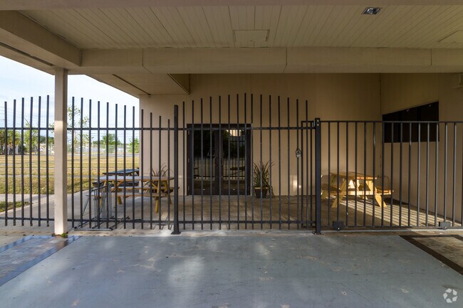 Chancery High School has plenty of outdoor areas for students in Oak Ridge-Sky Lake to enjoy.