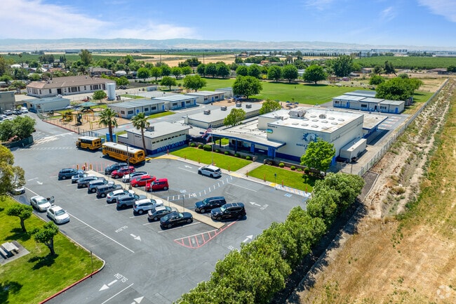 Banta Elementary  is a well-kept facility in Tracy.