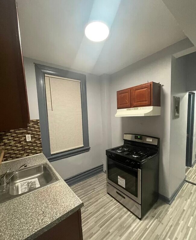 44 4th St 3F