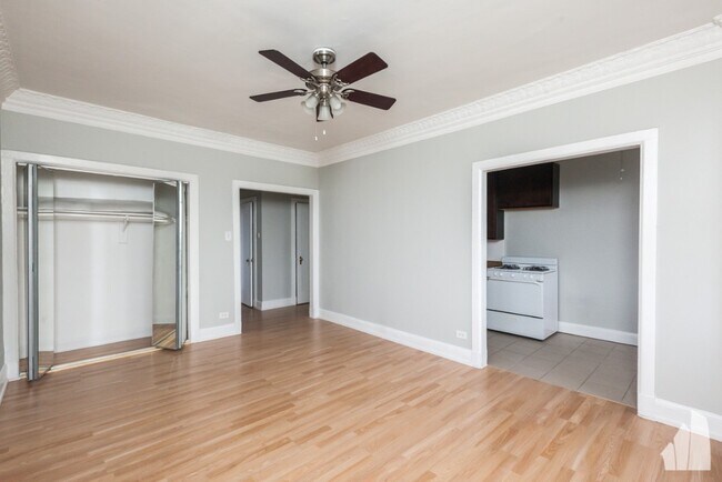 3831 N Fremont St unit 511, Chicago, IL 60613 - photo 4
