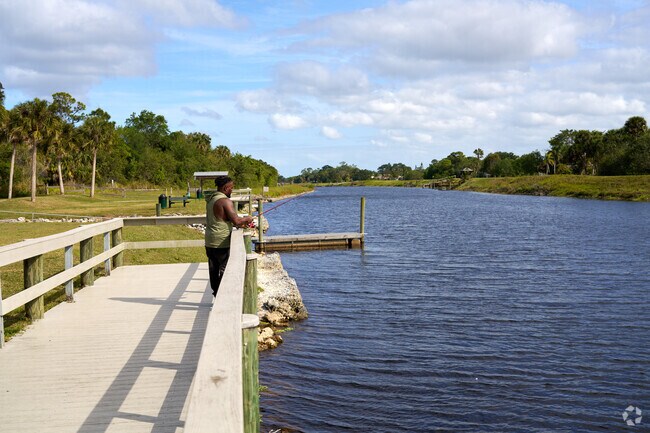 Oak Hammock Park provides easy fishing access to Hidden Oaks residents.