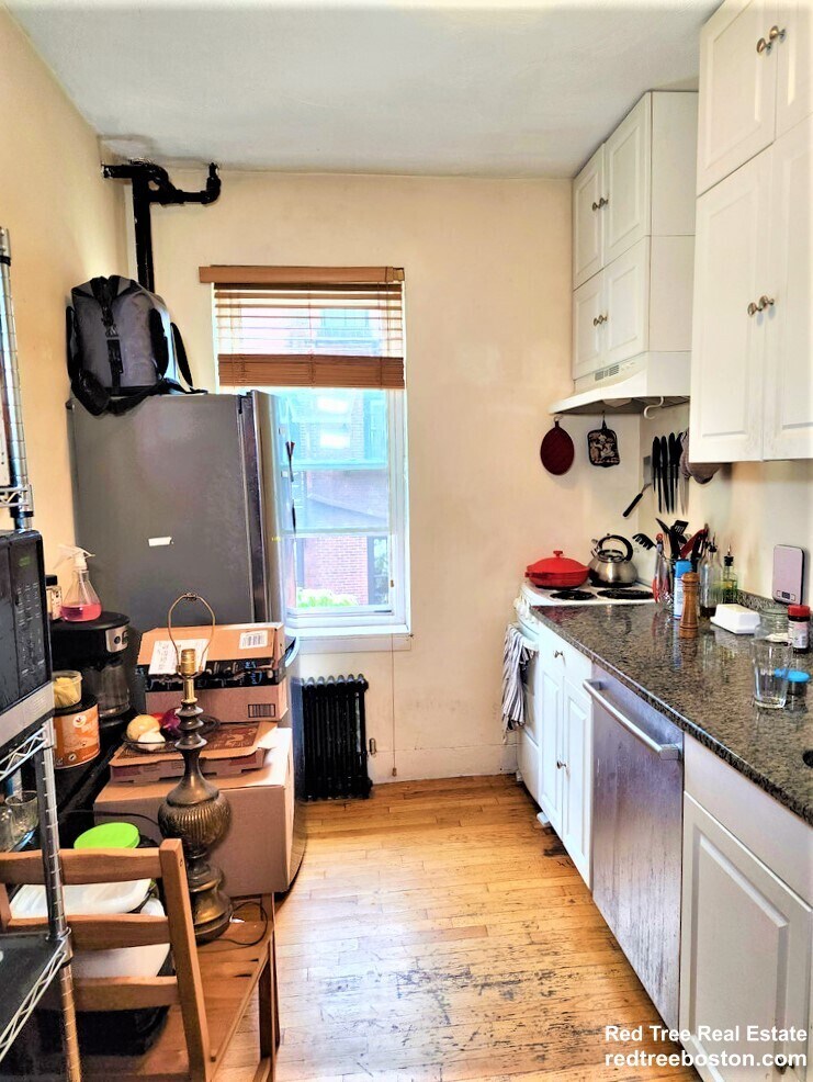 107 Myrtle St unit 3, Boston, MA 02114 - photo 1