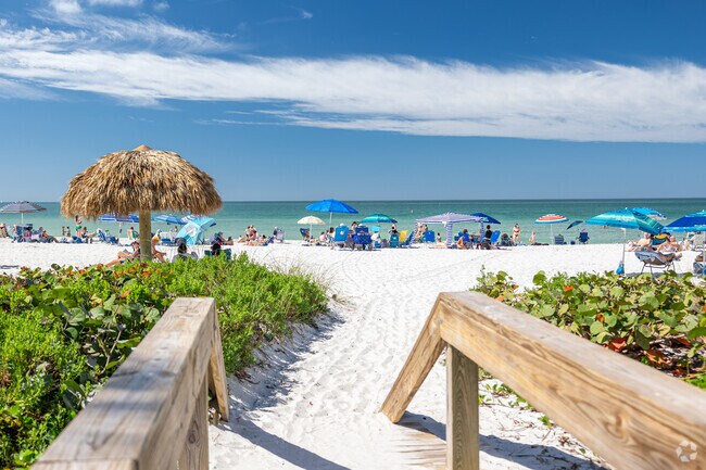 Verona Walk is a short distance to Gulf beaches, including the scenic Lowdermilk Park.