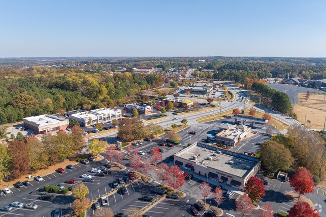Several retail chains are found at the heart of Dacula along the main highway.