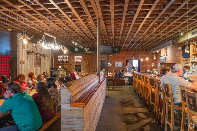 Residents can enjoy modern American cuisine at The Hound in Downtown Auburn.