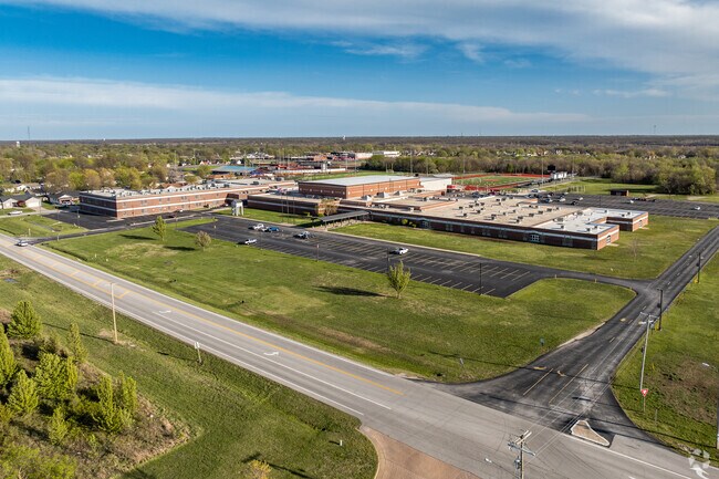 The Carl Junction Junior High School shares a campus with the high school.