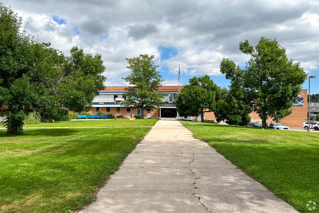 Galileo School Of Math And Science is located on north end of the Knob Hill Neighborhood.