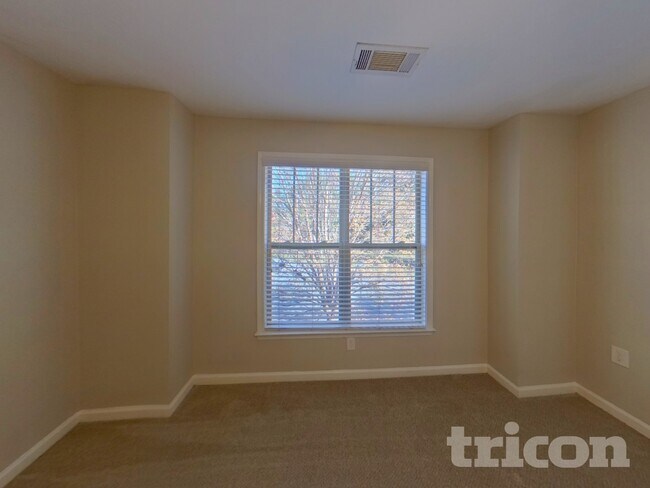 2396 Grove Ct, Atlanta, GA 30344 - photo 7