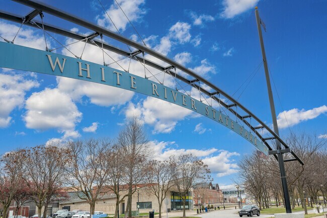 White River State Park offer beautiful views and a place for fun with friends.