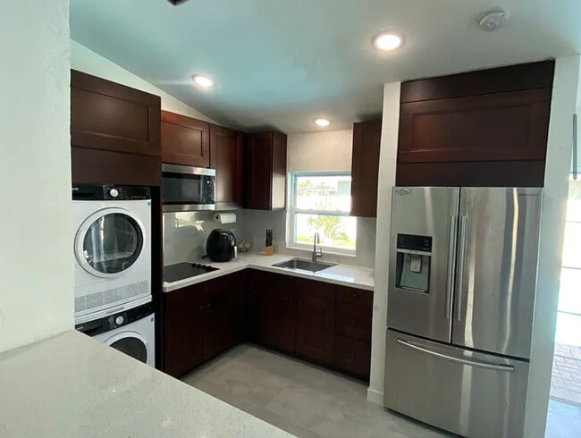 104 NE 15th Place, Cape Coral, FL 33909 - photo 5