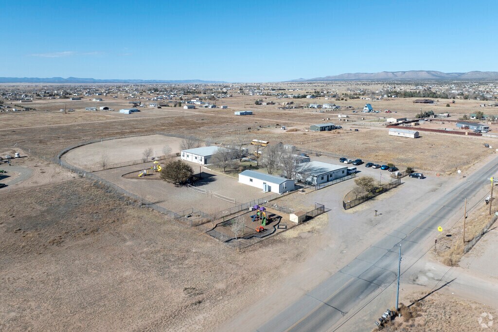 Paulden Community School has around 100 students from K-8th grades.