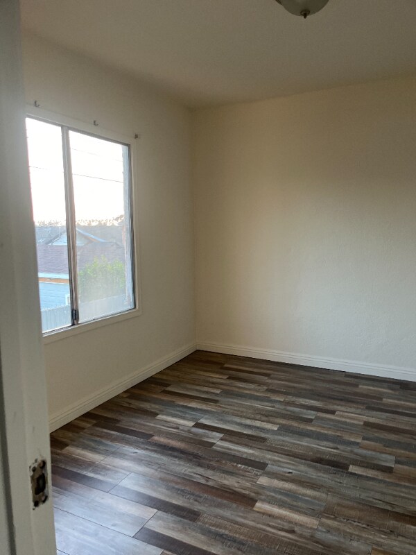 1724 1 2-1724 1 2 W 45th St unit 1722, Los Angeles, CA 90062 - photo 2