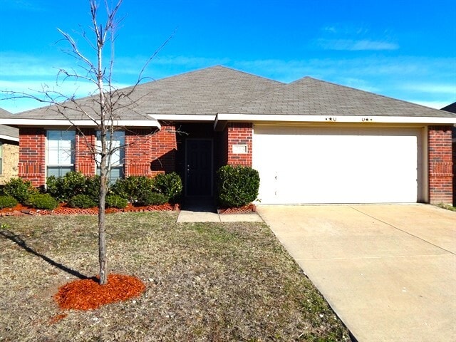 213 Rawhide St, Waxahachie, TX 75165 - photo 1