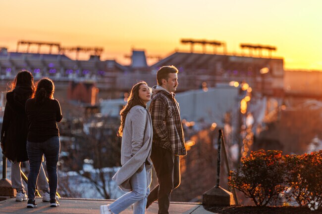 Federal Hill Park overlooks the Inner Harbor and M&T Bank Stadium in Sharp-Leadenhall.