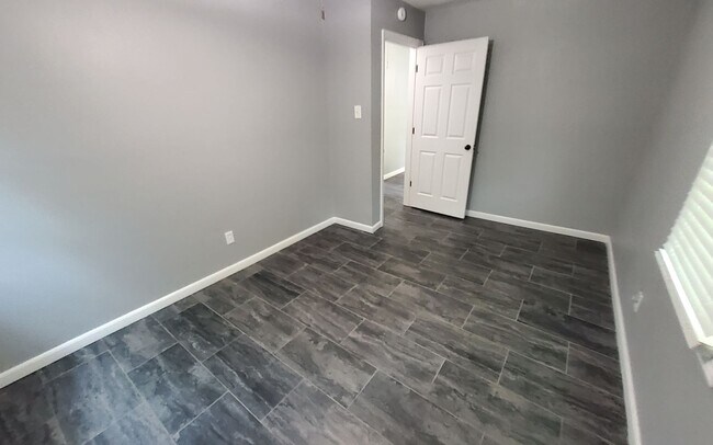 4375 Deborah Ave, Memphis, TN 38108 - photo 6