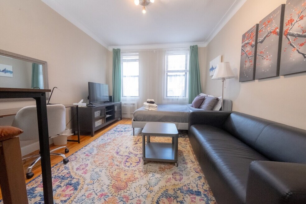 300 E 74th St unit ID1031989P, New York, NY 10021 - photo 1