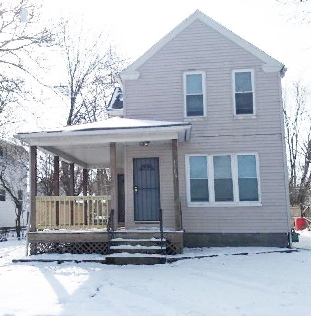1103 W 9th St unit 9th St DOWN, Lorain, OH 44052 - photo 3
