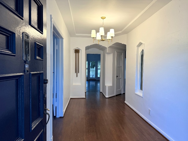 8218 Blackburn Ave, Los Angeles, CA 90048 - photo 7