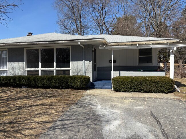 11 Brierway Dr unit B - Right, Worcester, MA 01604 - photo 3