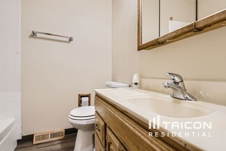 3327 D Hutchinson Ave, Shorewood, IL 60431