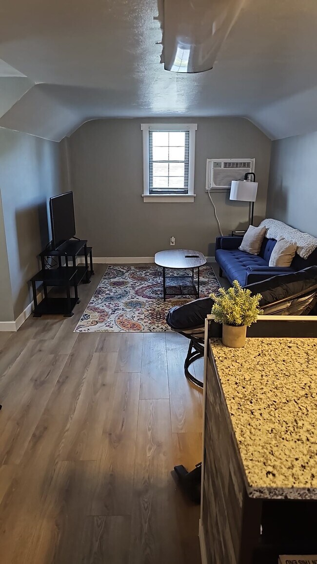 1136 Wilmington Ave, Dayton, OH 45420