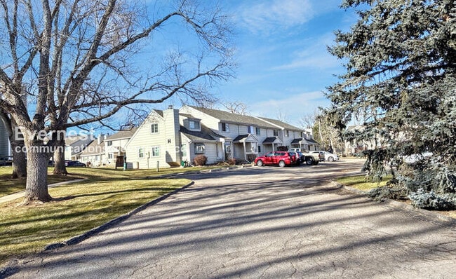 2924 Ross Dr, Fort Collins, CO 80526 - photo 2