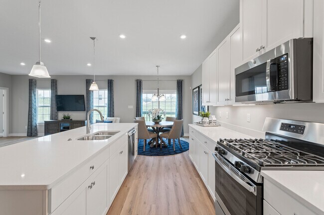 390 Dana Dr unit 36142254, Eighty Four, PA 15330 - photo 7