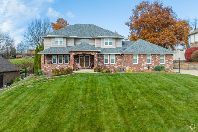 Single homes with spacious yards are common in Patterson Heights.