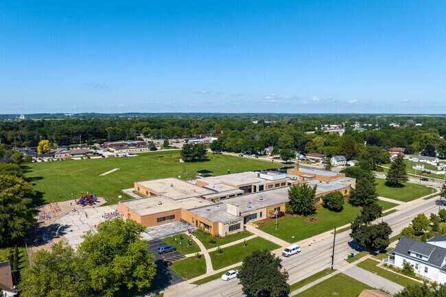 Chappell Elementary School is centrally located, making pick up and drop off easy.