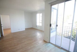 884 Palm Ave Unit 301, West Hollywood, CA 90069