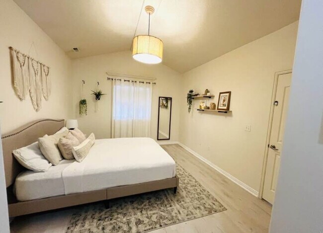 8789 S Caliente Dr, West Jordan, UT 84081 - photo 2