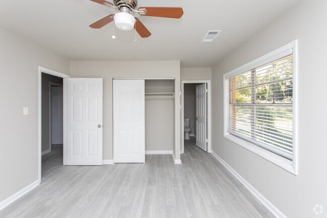 2BR, 2BA - 1400SF