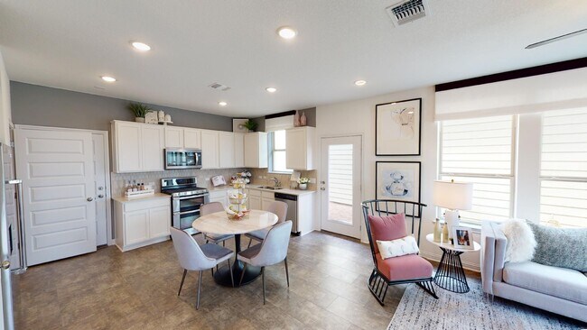 Urban Homes, Lexington Plan unit 36759360, Austin, TX 78744 - photo 4