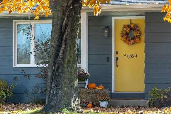 Stocker residents enjoy the fall and decorating their colorful front doors.
